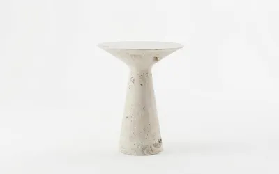Image de Ensemble de fauteuil et table d'appoint, design moderne, couleur beige, élégant, luxueux