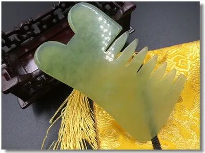 Produktbild von Nefritový kámen Gua Sha hřebenová masážní deska zdravotní ošetření také