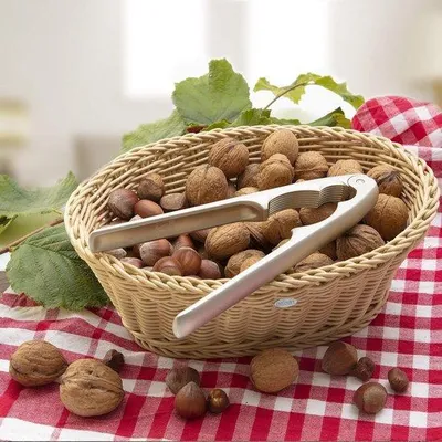 Produktbild von Famanu Nussknacker Monopol Edition - mit Federmechanismus, 18,1 cm, silber