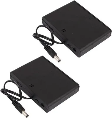 Immagine prodotto di Portabatterie per batterie da 9 V e 6 batterie AA con connettore CC e coperchio chiuso