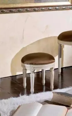 Produktbild von Klassischer Sitzhocker Braun Hocker Sitzmöbel Polsterhocker Designer Möbel