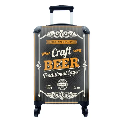 Produktbild von MuchoWow® Koffer Handgepäck Trolley Rollkoffer Kleine Reisekoffer mit 4 Rollen - Mannshöhle - Bier - Vintage - Zitat - Cabin Size < 55x40x23 cm & 55x40x20 cm - Fotokoffer - Kabinenkoffer - Boardgepäck - Reise-Box - Reisekoffer - Reisegepäck - Koffer mit Bild - Trolley für Kinder