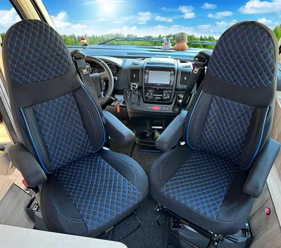 Produktbild von Wohnmobil Sitzbezüge für Aguti GIS-Liner und Milan-Sitze GT406 Schwarz/Blaue Naht