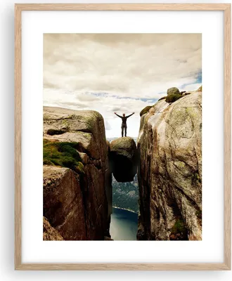 Produktbild von Gerahmtes Poster - Rahmen in heller Eiche - Felsen Gipfel Wolken - 40x50 cm - Wand Bild - Wanddeko - Wandbilder - Kunstposter - Wandposter - Bilderrahmen - Bilder - Kunstdruck - P2NPA40x50-5147