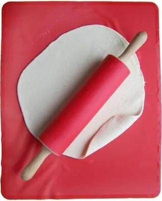 Immagine prodotto di rullo per pasta a due mani in legno con manicotto in silicone