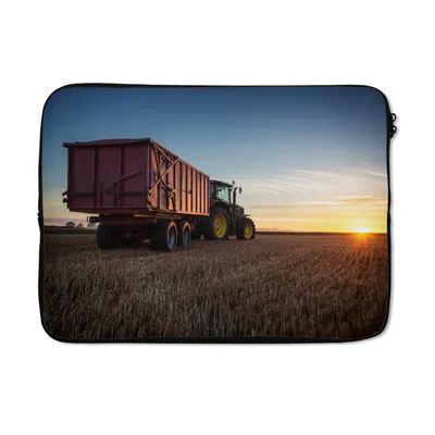 Produktbild von MuchoWow® Laptop Hülle 13 Zoll Traktor - Grün - Sonnenuntergang - Horizont - Grün - Landleben Laptoptasche - Laptophülle - Sleeve - Rundumschutz