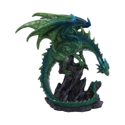 Grüne Drachenfigur, die auf einem Felsen thront. Er ist mit Schuppen bedeckt und hat große Flügel.