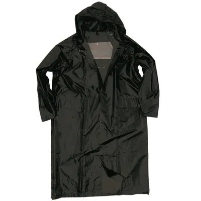 Produktbild von Regenmantel für Outdoor Aktivitäten, schwarz, Größe XL, mit integrierter Kapuze und inkl. Packtasche