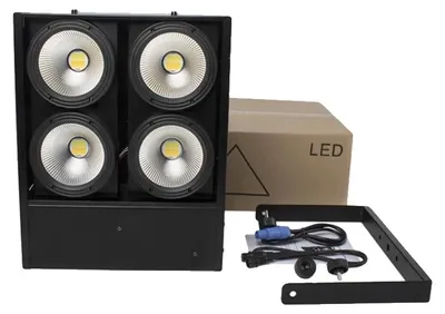 Obrázek produktu pro Osvětlení pro jeviště, vysoký světelný výkon, možnosti ovládání pomocí DMX, 4x100W