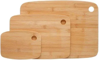 Immagine prodotto di Tre taglieri in bambù: sostenibili e resistenti