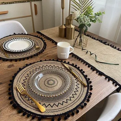 Imagen del producto de 4 cepillos redondos de yute natural, ideales para decorar mesas, como mantel, base impermeable o elemento decorativo