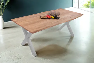Produktbild von Esstisch Baumkante Akazie massiv eichenfarben 140 x 80 cm X-Gestell silber DEREK