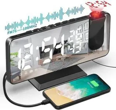 Productafbeelding van Projectiewekker radiowekker met USB-aansluiting, digitale wekker met projectie, dubbele alarmfunctie, 12/24-uurs LED-display, 180° projector, 4 helder