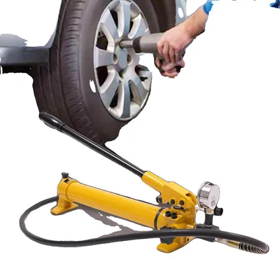 Obrázok produktu pre Hydraulická ručná pumpa, maximálny výstupný tlak: 10 152,64 psi, výstupný prietok oleja pri vysokom tlaku: 2,3 cm³, výstupný prietok oleja pri nízkom tlaku: 13 cm³, rozmery: 61 x 9,5 x 15 cm, dĺžka hadice: 1,9 m