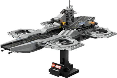 Produktbild von LEGO Marvel Helicarrier der Avengers, baubares Modell eines Flugzeugträgers für erwachsene Fans der Superheldenfilme und Baumeister, die gern Modelle sammeln, Geschenk für Erwachsene 76295