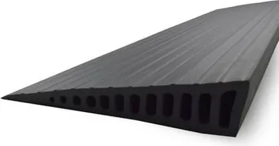 Produktbild von Gummi Türschwellenrampe - 48 mm - 1000 mm - Ohne Klebefläche