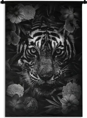 Produktbild von MuchoWow® Wandteppich Wandbehang Tiger zwischen den Blumen - schwarz und weiß 60x90 cm Tapisserie Dekoration Wandtuch - Foto-Teppich - Abwaschbar
