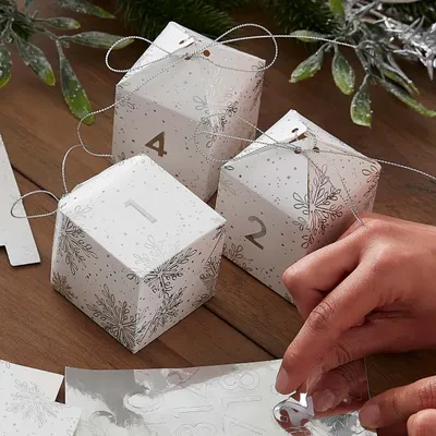 Produktbild von Merry and Bright Adventskalender Boxen