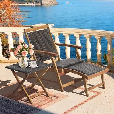 Produktbild von Sonnenliege mit einziehbarer Ottomane & Armlehnen, für Terrasse, Gartenliege Set zusammenklappbar, aus Holz & Rattan, Liegestuhl mit Beistelltisch für Terrasse, Pool