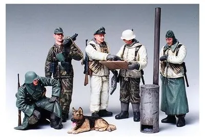 Produktbild von Tamiya 35212 - 1/35 WWII Figuren Dt. Soldaten Befehlsausgabe - Neu