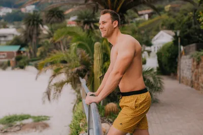 Produktbild von GUGGEN MOUNTAIN Badehose für Herren Schnelltrocknende Badeshorts Style-6 mit Kordelzug Beachshorts Boardshorts Schwimmhose Männer kariert verschiedene Farben Farbe Lemon M