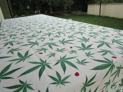 Tischdecke aus Baumwolle 140x240 cm, Cannabis-Motiv, rechteckig