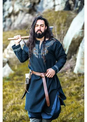 Image de Tunkia viking noir "Snorri" avec broderie à la main style Urnes XL