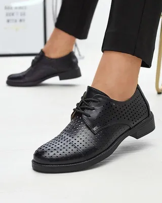 Zdjęcie produktu dla Royalfashion Ażurowe czarne damskie eko skórzane półbuty Azedvo, rozmiar 37