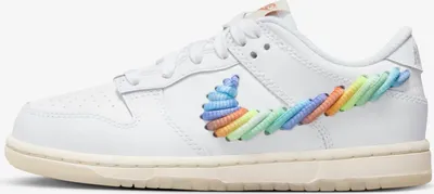 Immagine prodotto di Nike Dunk Low SE per bambini (PS) "Rainbow Lace Swoosh White" Bianco, Taglia: 33,5