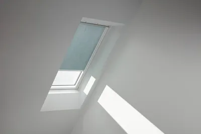 Obrázok produktu pre VELUX Roleta prepúšťajúca denné svetlo manuálna RFL CK04 4170S modrá