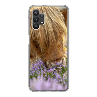 Produktbild von MuchoWow® Handyhülle Schutzhülle Hülle für Samsung Galaxy A32 5G Schottische Highlander - Gras - Heidekraut - Tiere Silikon Softcase Handy Hülle - Softcase