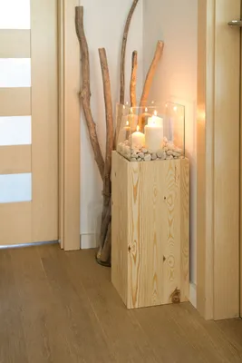 Produktbild von Windlicht-Säule Kerzenständer Deko-Laterne Deko-Säule für Wohnzimmer, Balkon, Terrase Kerzensäule Bodenwindlicht aus Holz & Glas Naturholz 80 cm hoch