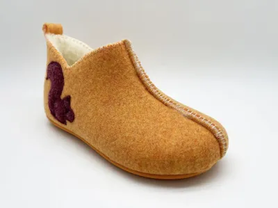 Produktbild von Mädchen Schuhe aus Bio-Wollfilz, ultraleicht, rutschfeste Sohle, barfuß-kompatibel