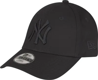 A black New Era baseball cap with the New York Yankees logo.