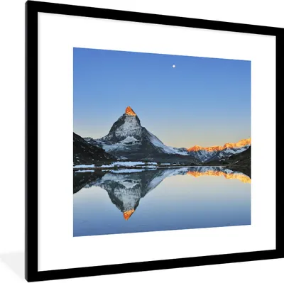 Produktbild von MuchoWow® Gerahmtes Poster Matterhorn spiegelt sich im Riffelsee bei Sonnenaufgang in der Schweiz 40x40 cm - Poster mit Schwarzem Bilderrahmen Wandposter Rahmen Foto Bilder - Poster - Plakat im Rahmen