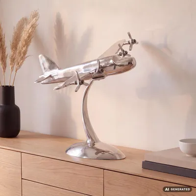 Produktbild von FineBuy Design Deko Propeller Flugzeug 42 x 30 x 30 cm Silbern aus Aluminium Alu Flieger Geschenk-Idee Tisch-Dekoration mit Standfuß, KI-generiertes Bild