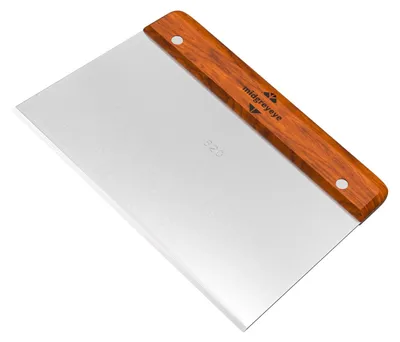 Productafbeelding van Deegsnijder - Met houten handvat - Geschikt voor het snijden van deeg, taarten, pizza's en gebak - 20 x 13 cm