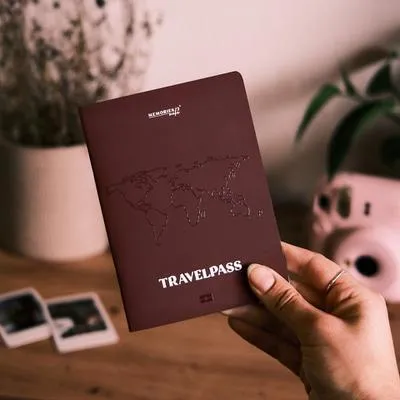 Produktbild von Reisetagebuch Travelpass 32 Seiten für 8 Reiseerlebnisse, Instax & Sofortbildkamera kompatibel