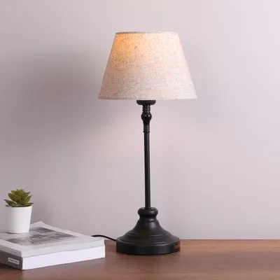 Produktbild von Opviq, Hochwertige Tischlampe, Metallkörper, Cremefarben, 22 x 14 x 48 cm | Fassung: 1 x E27, max. 40 W | Höhenverstellbar (100-150 cm) | Elegantes, traditionelles Design für jedes Zuhause.