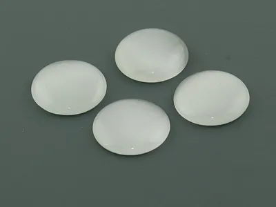Produktbild von Vintageparts Cabochons Cateyeglas weiß rund 18 mm, 4 Stück