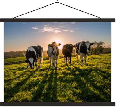 Produktbild von MuchoWow® Textilposter Kuh - Gras - Sonne 150x113 cm mit schwarzem Rahmen - Wohnzimmer