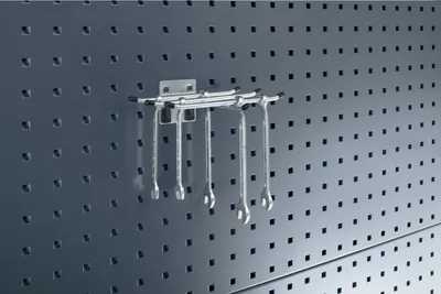 Immagine prodotto di Supporto a sei fori, dimensioni 170 x 150 x 6 mm, con 6 supporti da 80 mm per pannelli forati