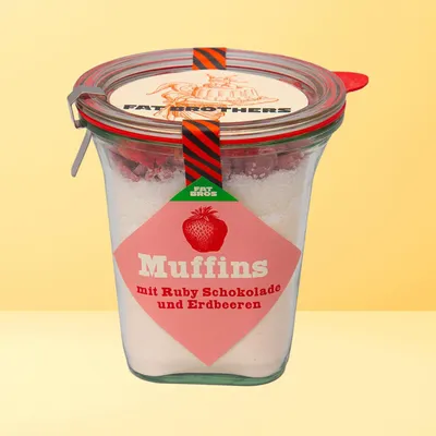 Produktbild von Muffins mit Erdbeeren und Ruby Schokolade Backmischung im Weck-Glas