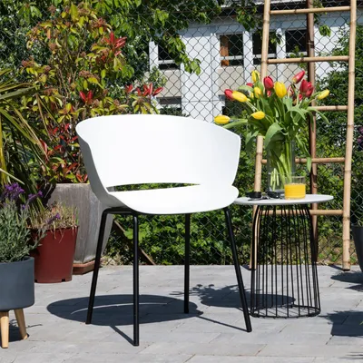 Produktbild von Gartenstuhl NIVEL im 4er Set aus Alu und Kunststoff in weiß, schlanker Terrassenstuhl aus Polypropylen und Metall, Sitzschale UV-beständig