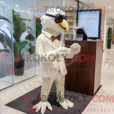 Produktbild von Maskottchenkostüm REDBROKOLY für einen Papagei in Beige mit Hose und Lesebrille