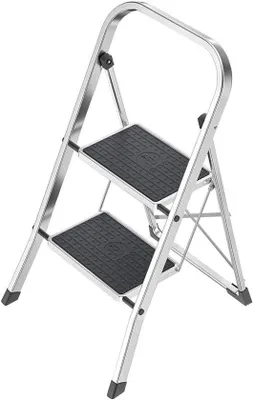 Produktbild von Famanu Aluminium-Leiter mit 2 Antirutsch-Stufen und Klappsicherung - leicht und platzsparend