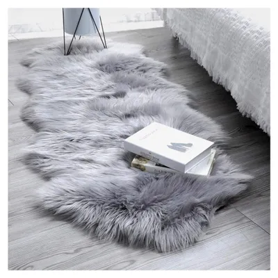 Produktbild von Faux Lammfell Teppich im Longhair Fell Look (60 x 160 cm, Grau)
