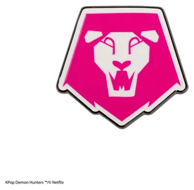 Imagen del producto de Insignia oficial con el logotipo de "KPop Demon Hunters Saja Boys"