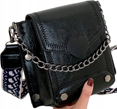 Produktbild von Kleines Täschchen -  - Stilvolles Accessoire - Verstellbarer Riemen - Schwarz