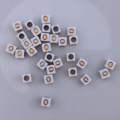 Image de Perles pour lettres, 30 pièces, 6x6 mm, blanc avec or, carré, lettre O